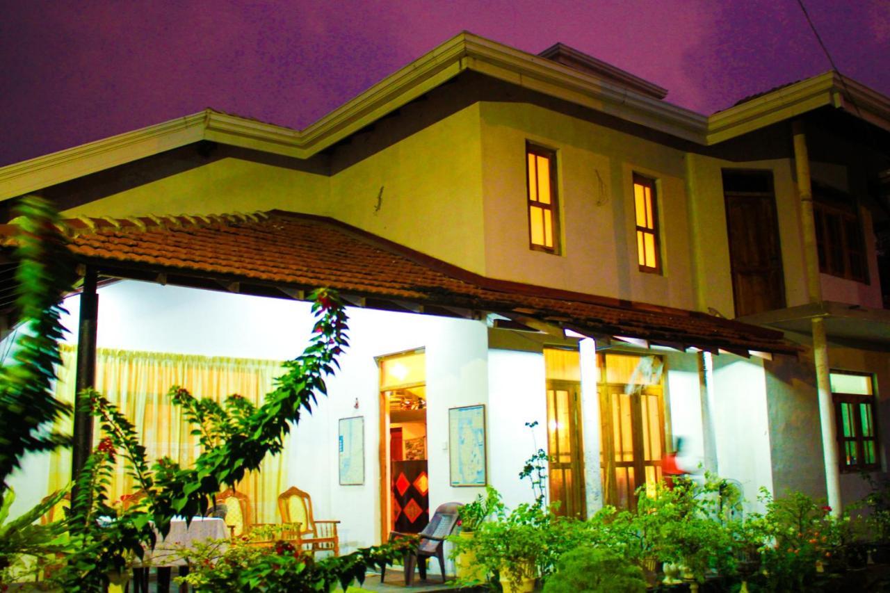 Friends Home Kudapaduwa المظهر الخارجي الصورة